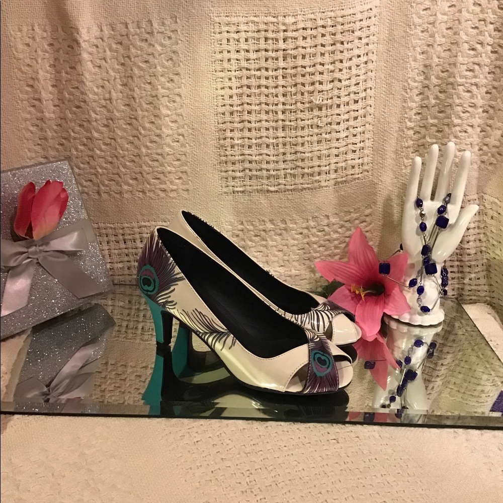 TUK heels đź‘ - Picture 2 of 8